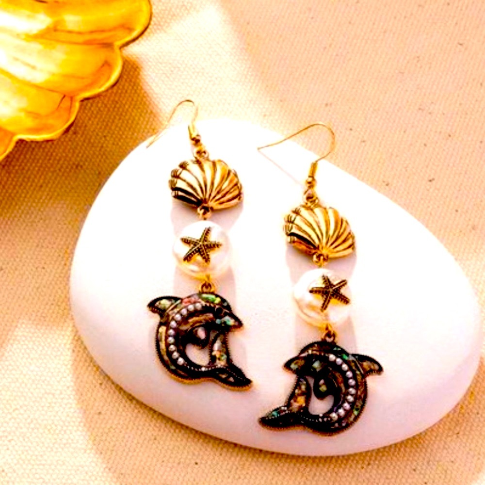 🐬⚪️🐚 “DELIGHTFUL DOLPHIN” GOLD EARRINGS ~ PAPARAZZI❗️ BEAUTIFUL❗️🐚⚪️🐬 - Picture 4 of 7